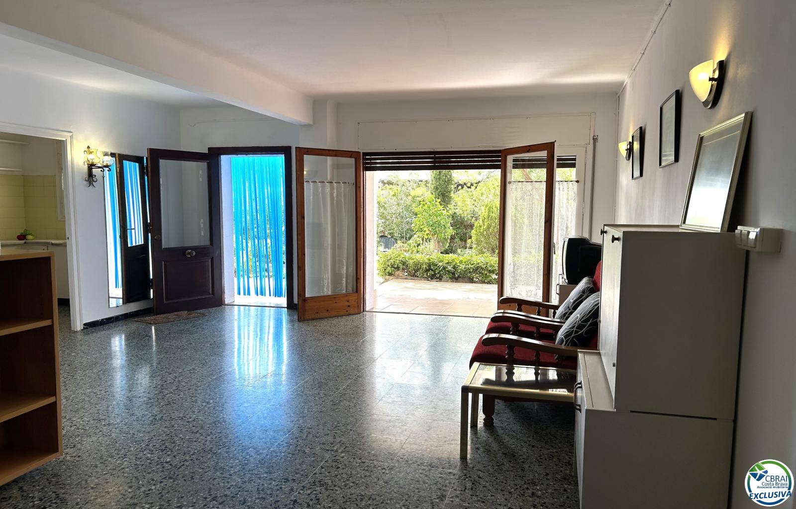 House in Llançà with a tourist license, sea views, and just a few meters from the beach. - Grifeu - Ref. CBR6637 - photo 45