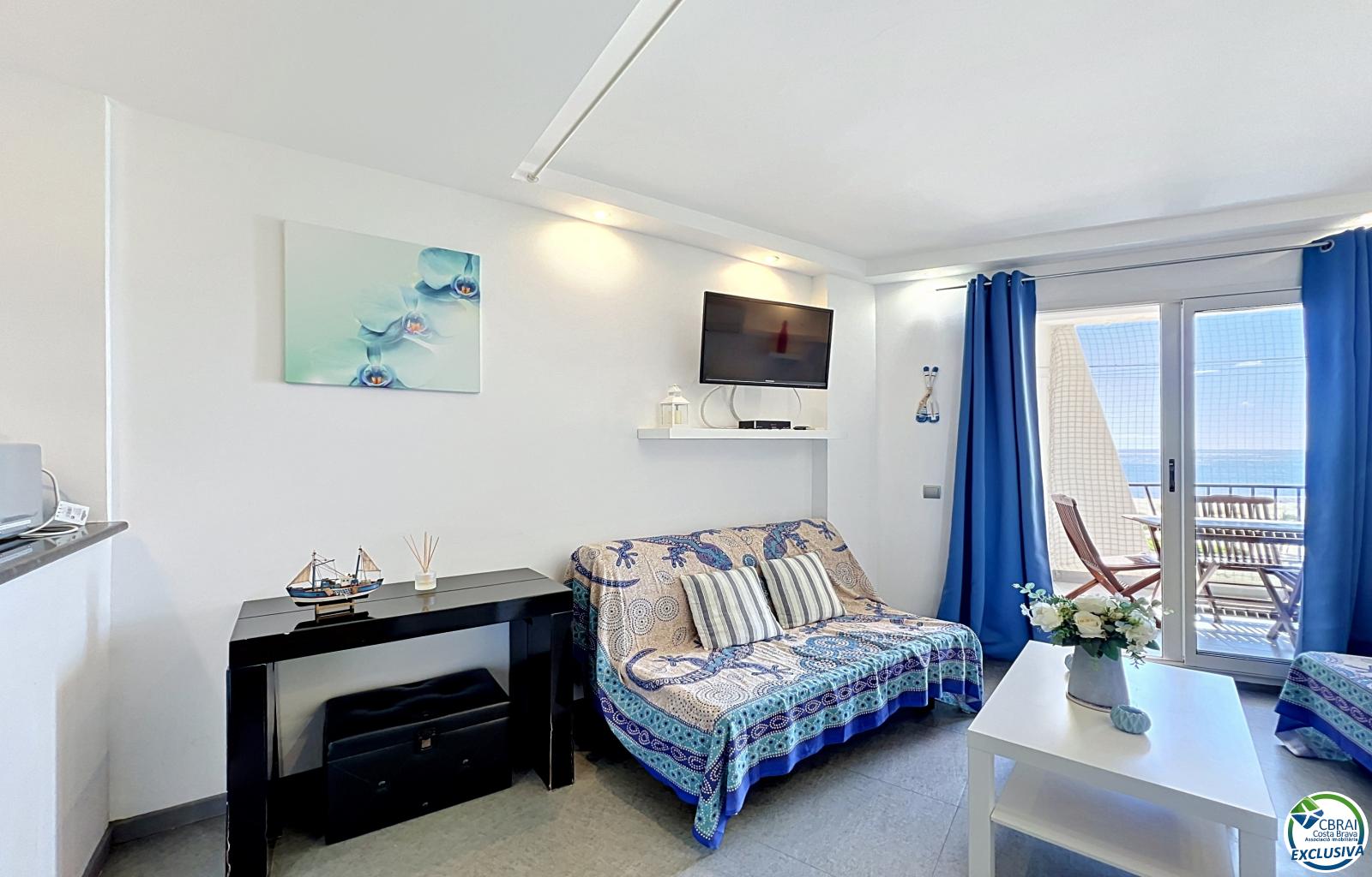 Renovated apartment with sea views on the beachfront in Empuriabrava. - Muga - Ref. CBR6640 - photo 16