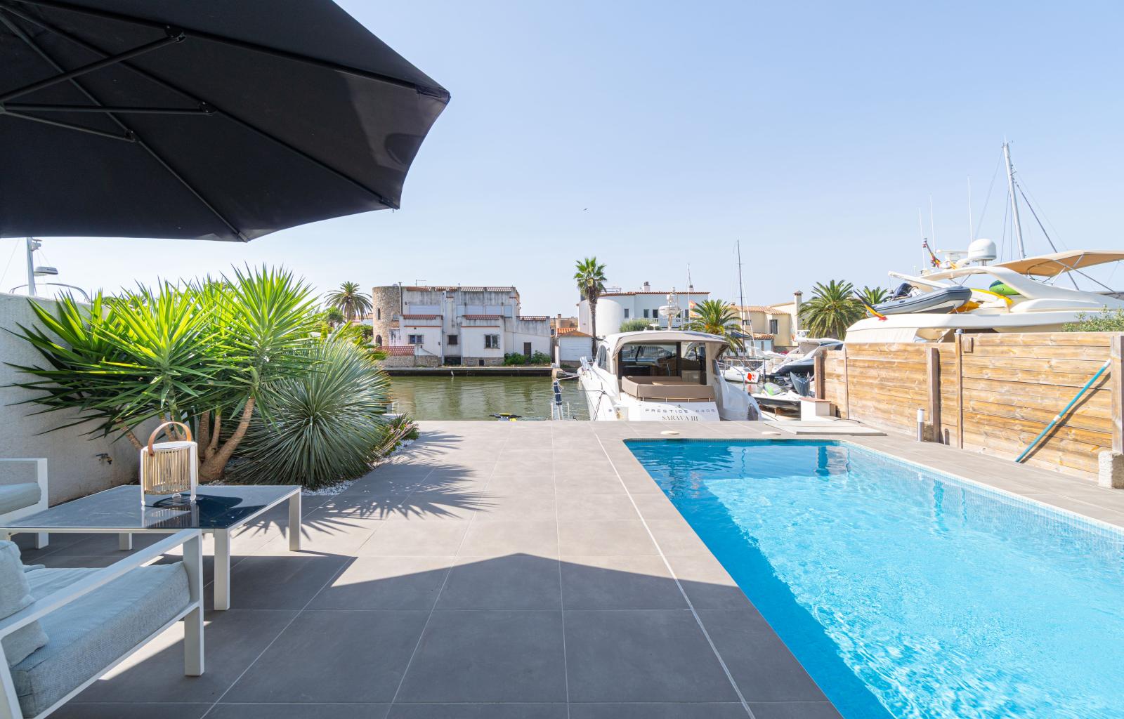 Elegant Waterfront villa with pool, private mooring and direct canal access in Santa Margarita - Santa Margarida - Ref. CBR6598 - photo 17