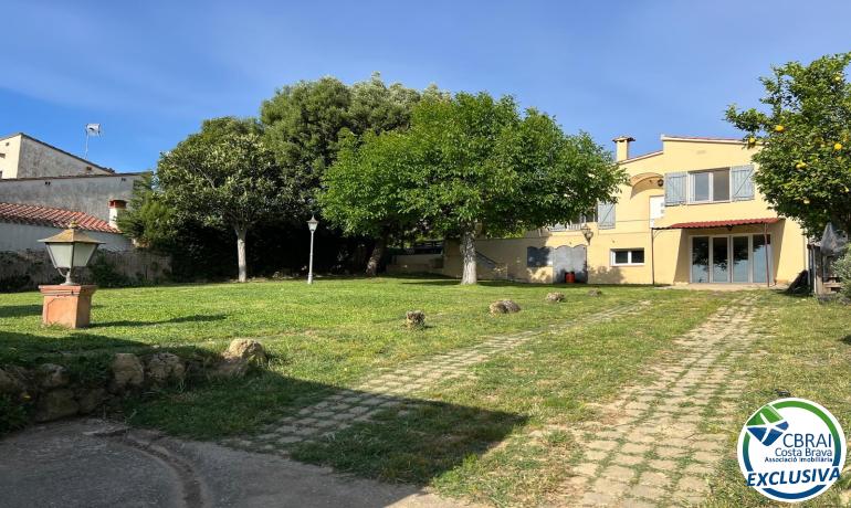 for sale House in Sant Miquel de Fluvià, Costa Brava
