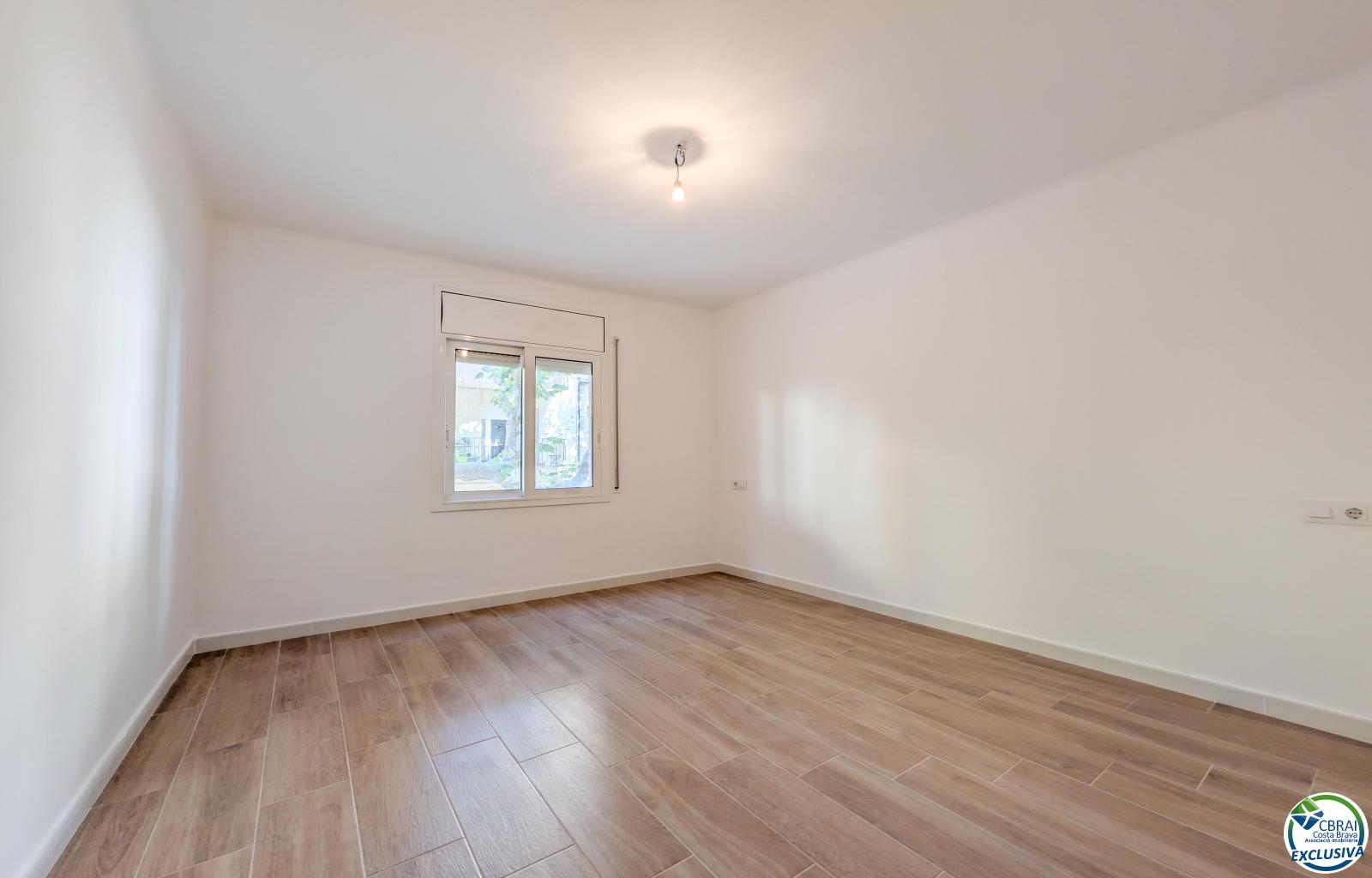 Renovated apartment with elevator, 500 m from the beach and next to the Renfe station - Portbou - Ref. CBR6611 - photo 8