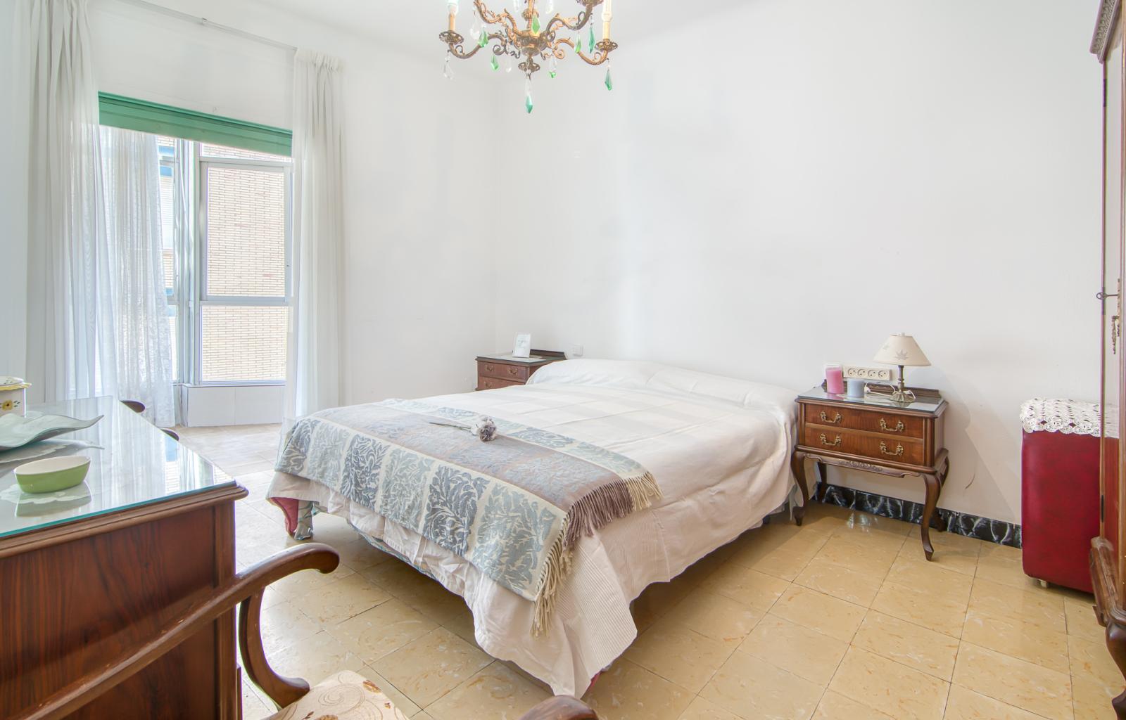 Would you like to live on one of the streets with the most history and character in Roses—practically right by the water—and enjoy the authentic Mediterranean essence every day? - Centre - Ref. CBR6537 - photo 17
