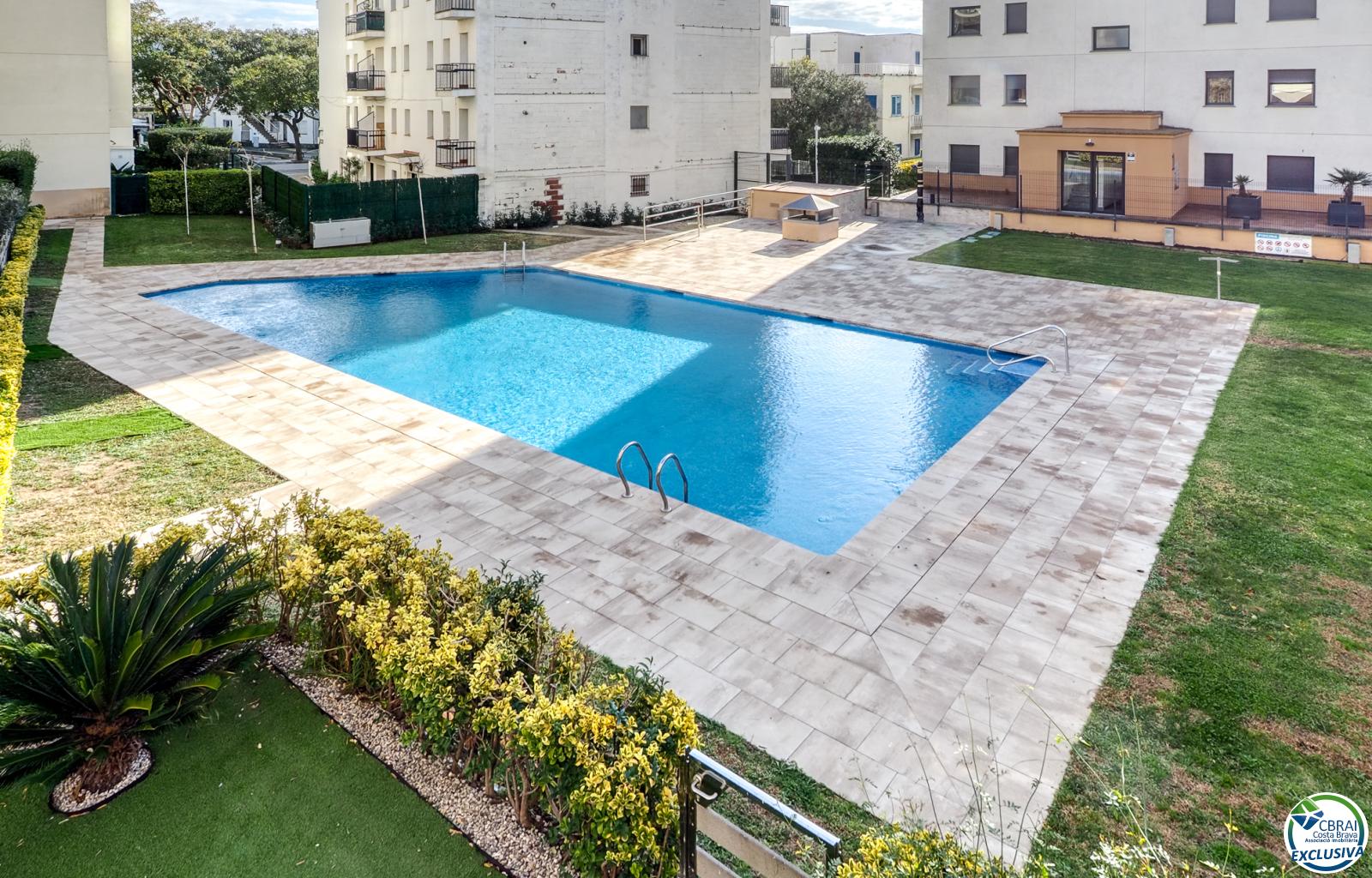 For sale: High-standard apartment in Roses 50 m from the sea - Salatà - Ref. CBR6685 - photo 8