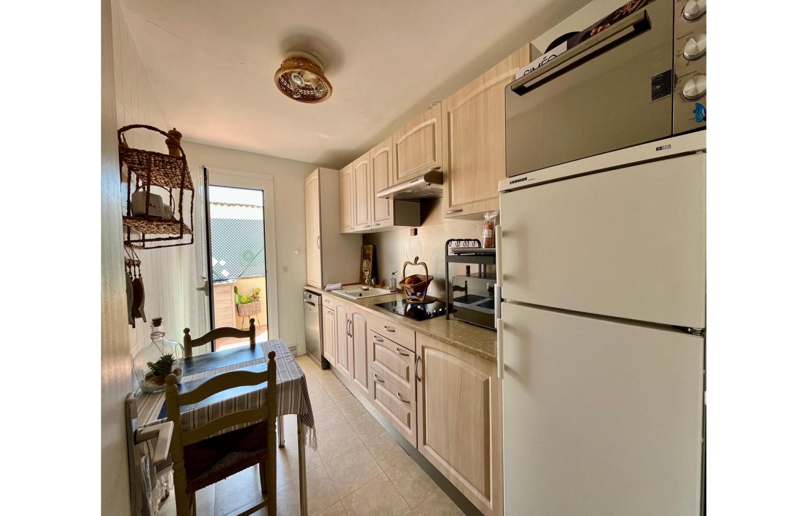 Cozy 85 m² apartment with a large balcony 250m from the beach in Empuriabrava. - Moxo - Ref. CBR6510 - photo 7