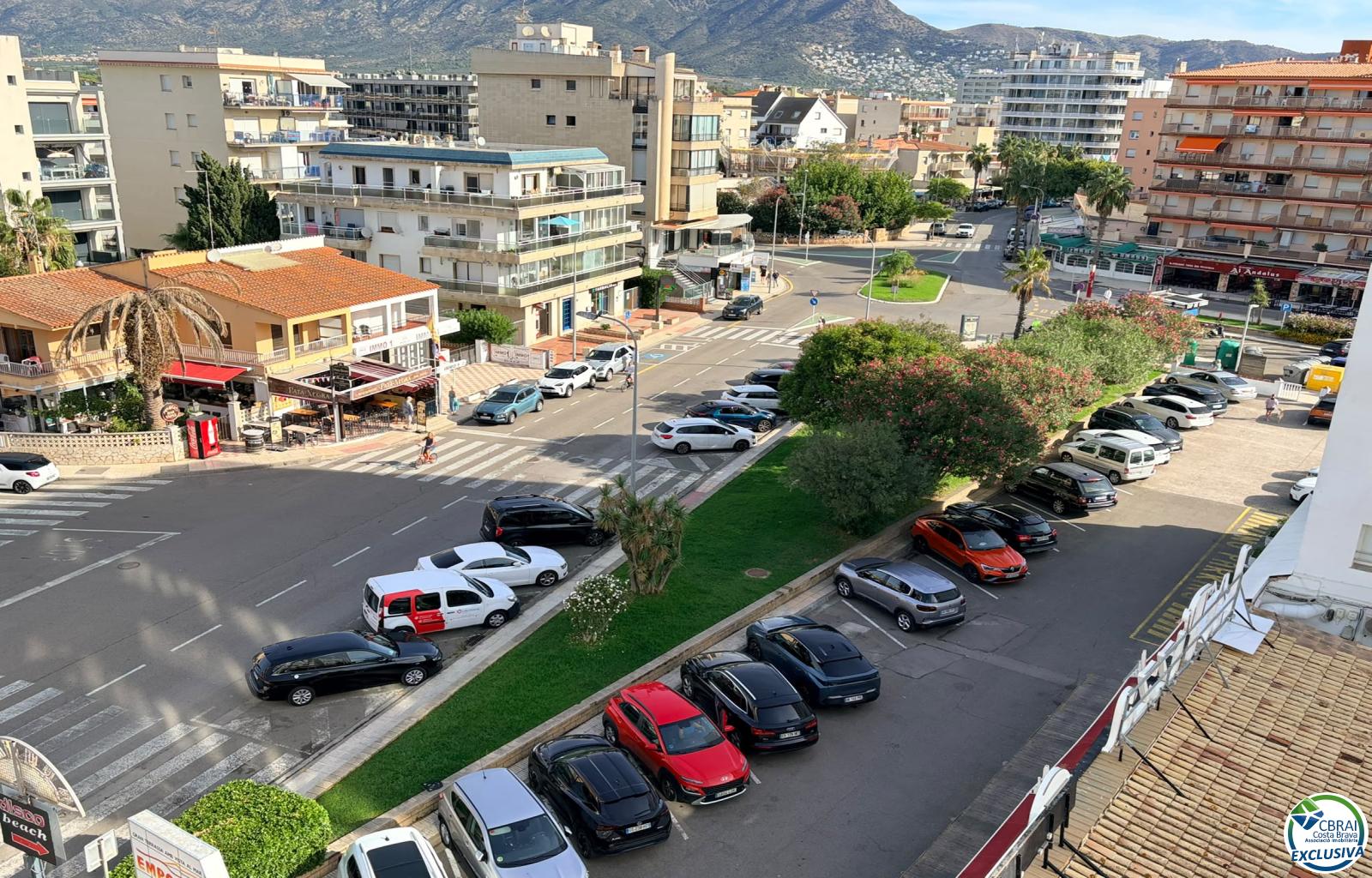 Seafront location, sea views, parking, swimming pools and gardens by the beach. - Santa Margarida - Ref. CBR6664 - photo 6