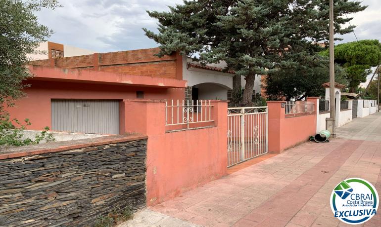 Venta de  Terreno en Roses, Costa Brava