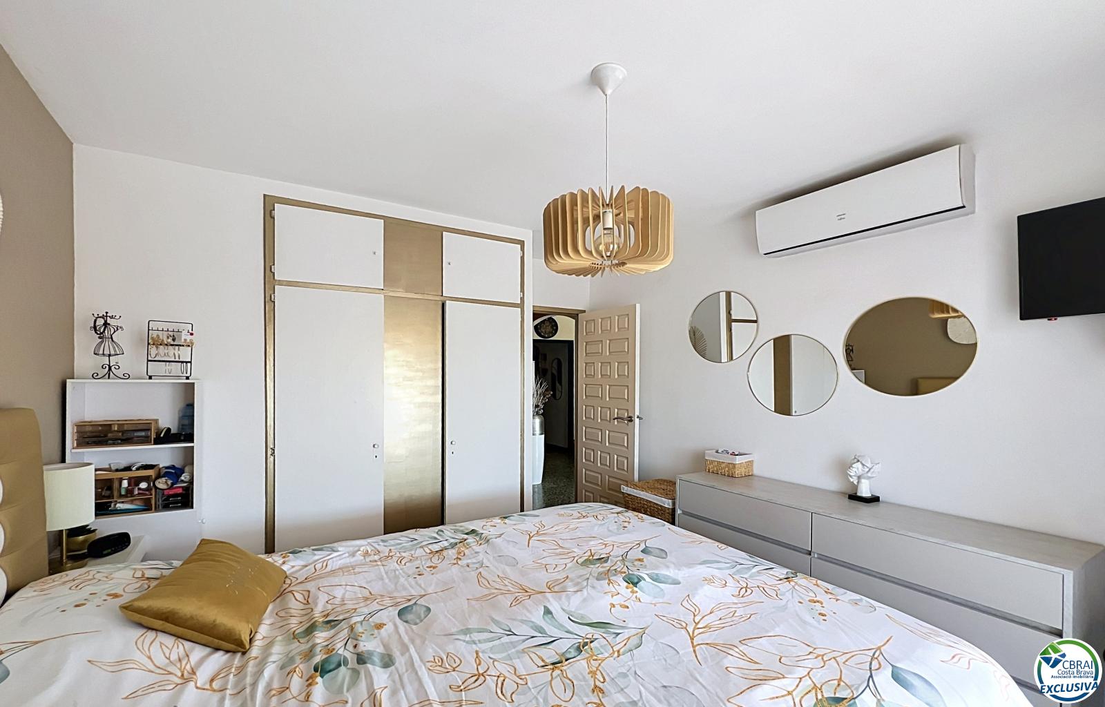 Reformed apartment with terrace at 150 m from the beach – Empuriabrava - Sant Mori - Ref. CBR6644 - photo 20