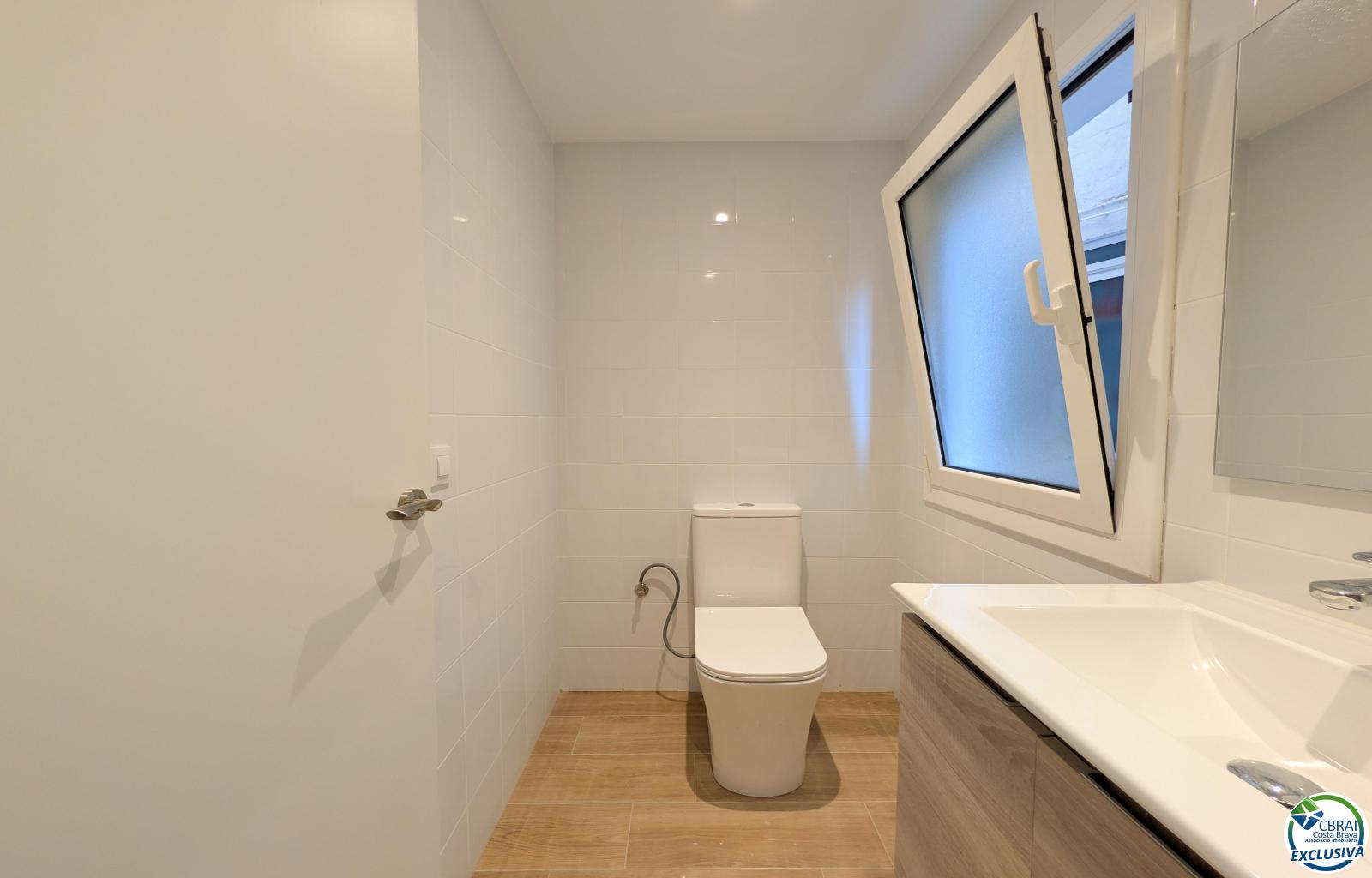 Renovated apartment with elevator, 500 m from the beach and next to the Renfe station - Portbou - Ref. CBR6611 - photo 13