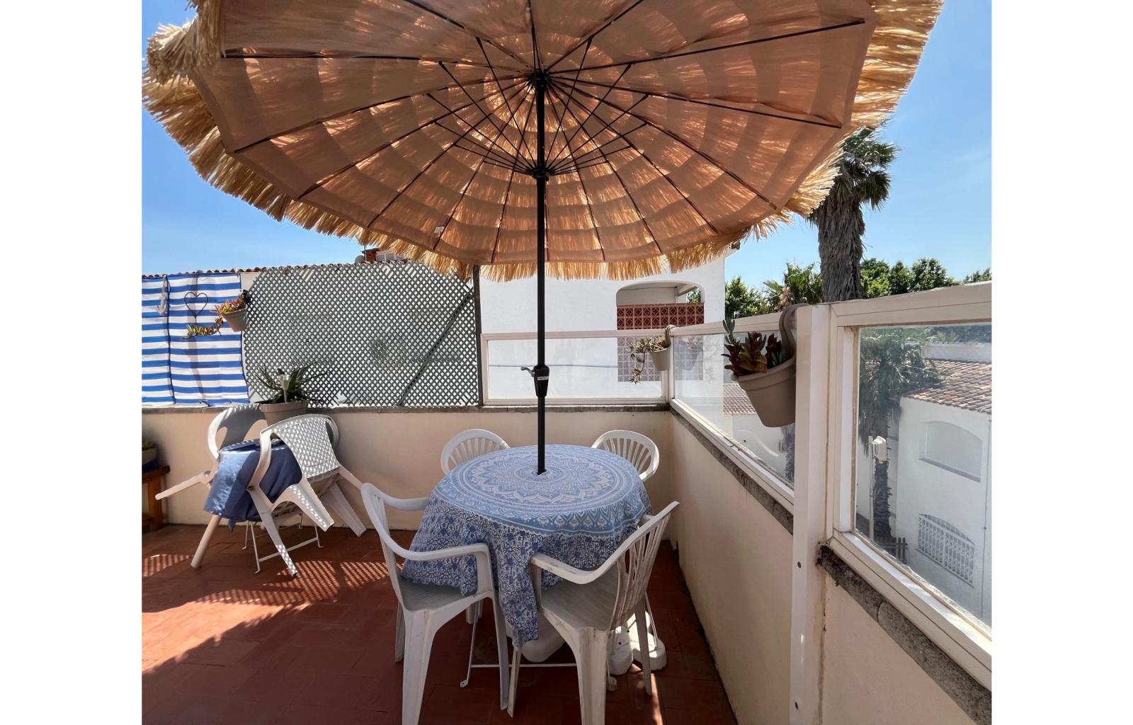 Cozy 85 m² apartment with a large balcony 250m from the beach in Empuriabrava. - Moxo - Ref. CBR6510 - photo 2