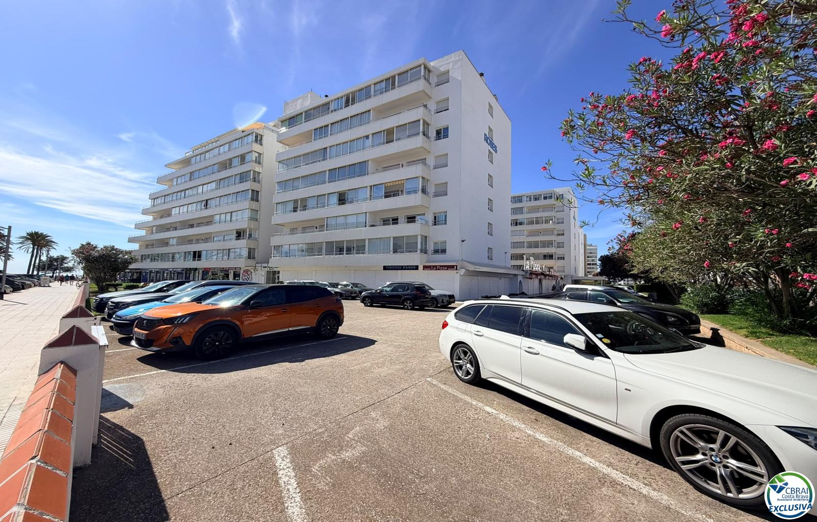 Seafront location, sea views, parking, swimming pools and gardens by the beach. - Santa Margarida - Ref. CBR6664 - photo 52