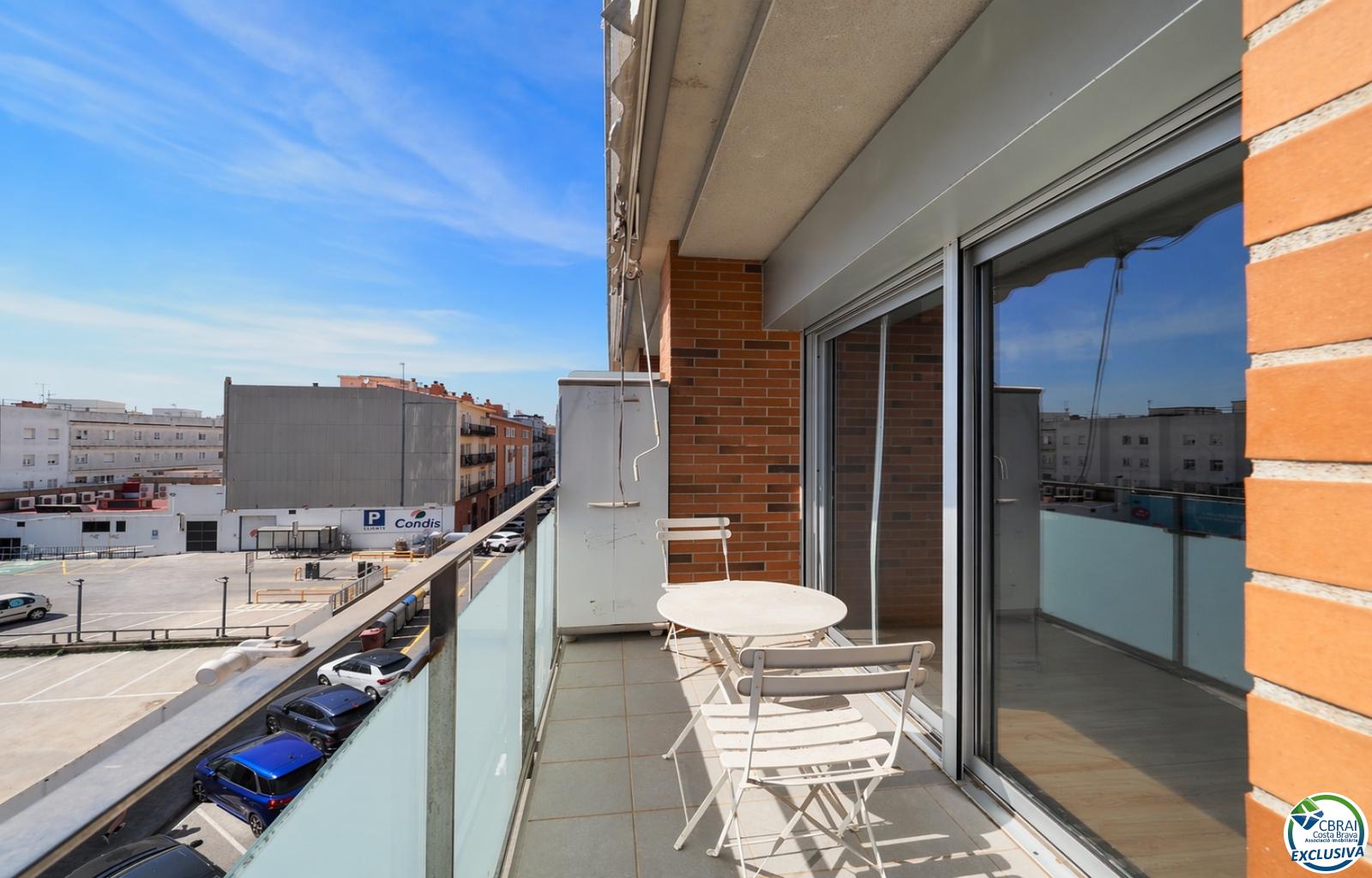 Penthouse duplex with large terrace and parking in central Roses - Centre - Ref. CBR6427 - photo 3