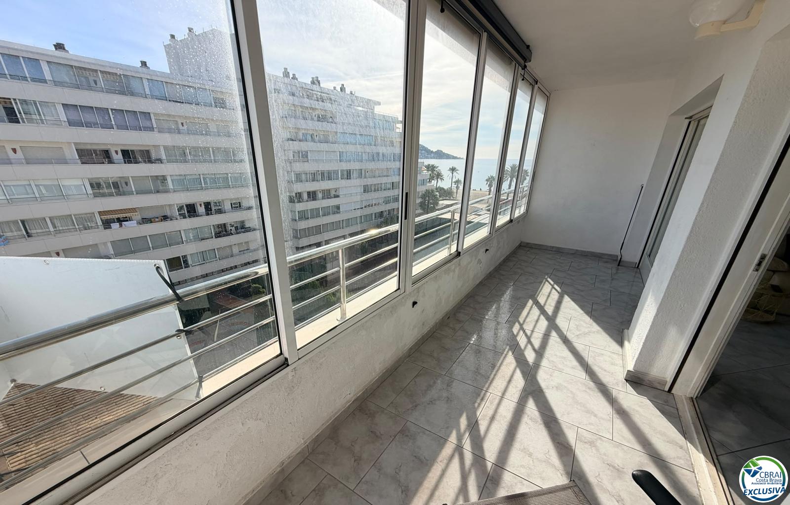 Seafront location, sea views, parking, swimming pools and gardens by the beach. - Santa Margarida - Ref. CBR6664 - photo 9