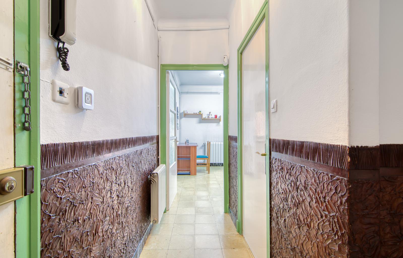 Would you like to live on one of the streets with the most history and character in Roses—practically right by the water—and enjoy the authentic Mediterranean essence every day? - Centre - Ref. CBR6537 - photo 14