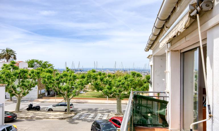 Sea View Apartment in the Fishermen’s Quarter – Roses