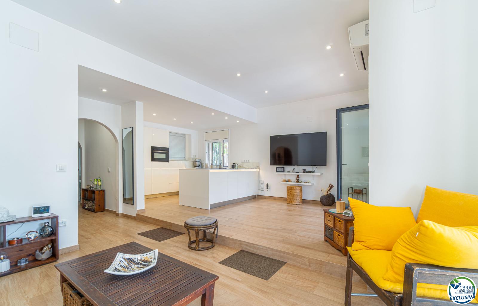 Stunning renovated house with pool in Empuriabrava - Peni - Ref. CBR6547 - photo 48
