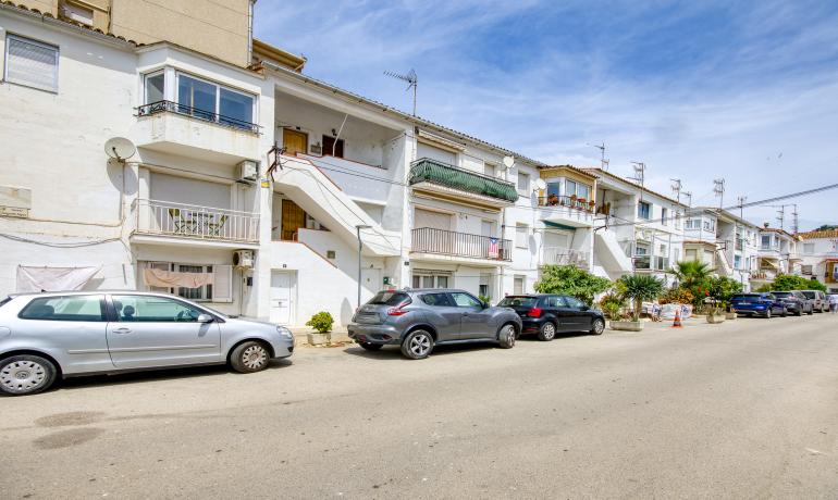 Sea View Apartment in the Fishermen’s Quarter – Roses