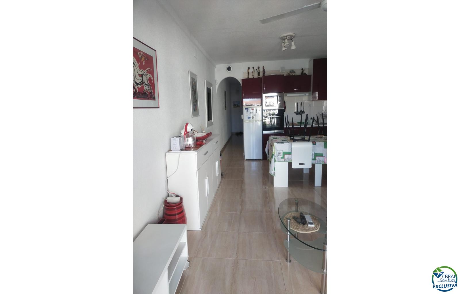 Pleasant apartment by Lake San Maurici, with lovely canal views, swimming pool and communal gardens. - Ref. CBR6660 - photo 3
