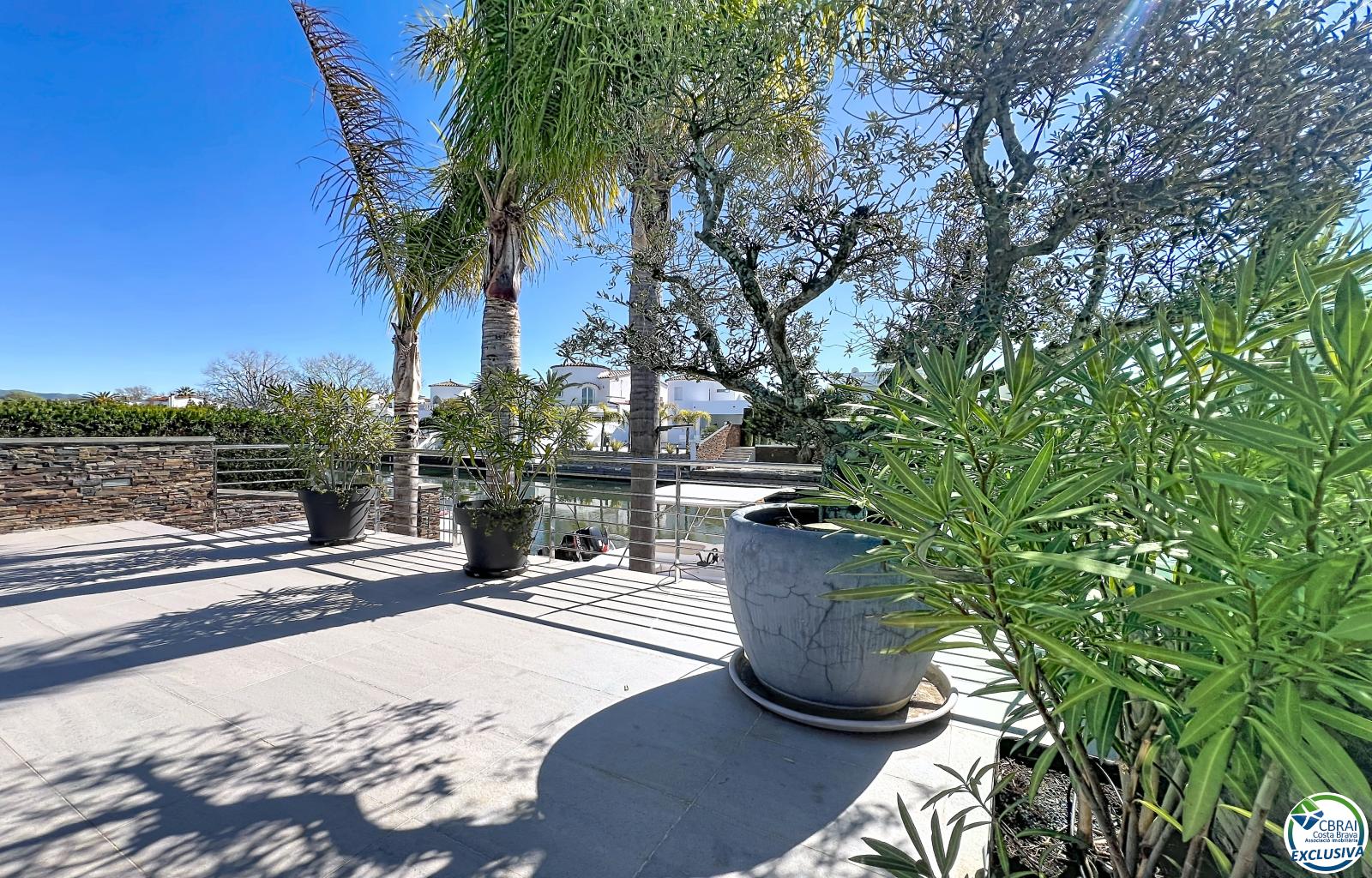 Renovated house in the south, featuring a pool and access to a wide canal in Empuriabrava. - Llobregat - Ref. CBR6415 - photo 39