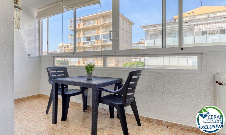 Cozy apartment located 200m from the beach in Roses