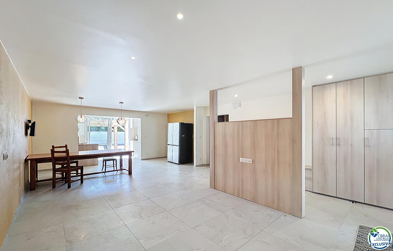 Renovated house with 5 bedrooms and tourist license in Empuriabrava, Peni area. - Ref. CBR6475 - photo 13