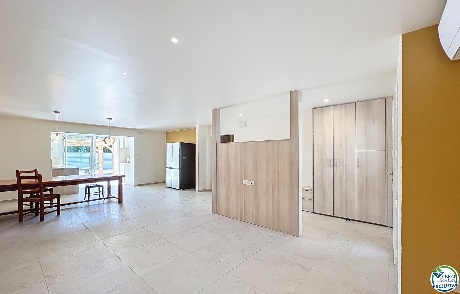 Renovated house with 5 bedrooms and tourist license in Empuriabrava, Peni area. - Ref. CBR6475 - photo 14
