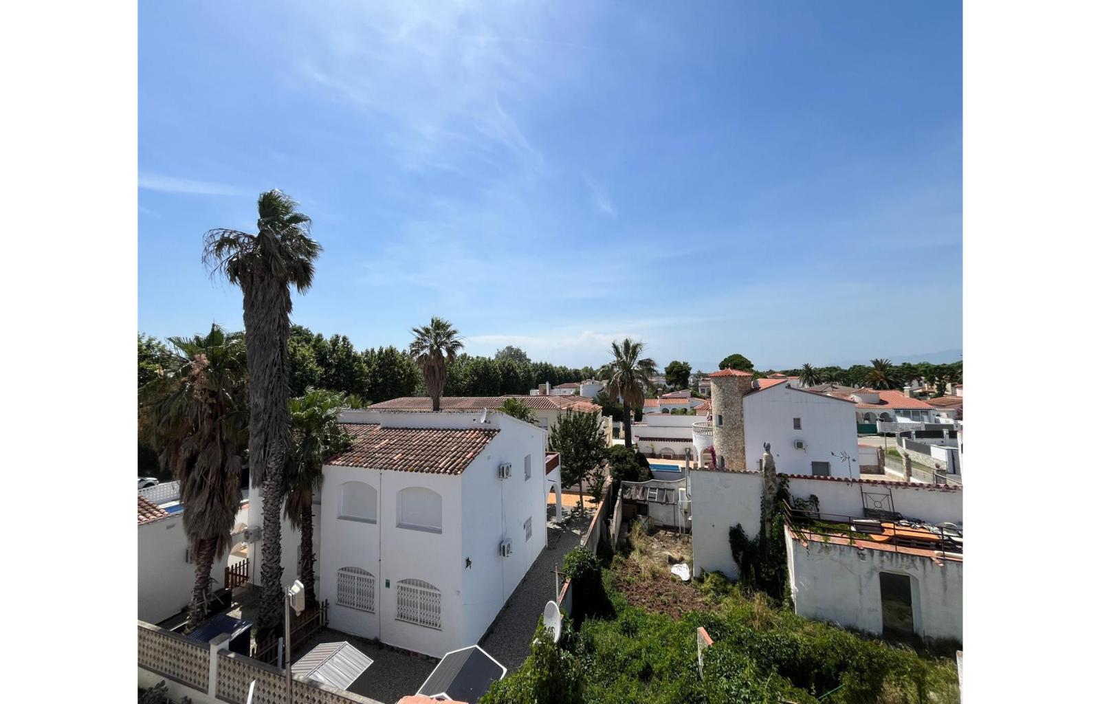 Cozy 85 m² apartment with a large balcony 250m from the beach in Empuriabrava. - Moxo - Ref. CBR6510 - photo 18