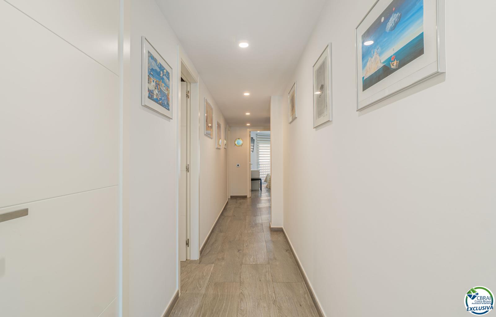Magnificent Seafront Apartment - Centre - Ref. CBR5993 - photo 21