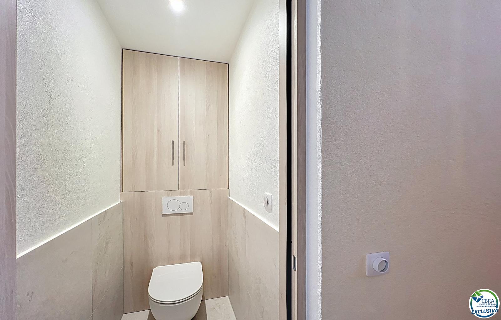 Renovated house with 5 bedrooms and tourist license in Empuriabrava, Peni area. - Ref. CBR6475 - photo 26