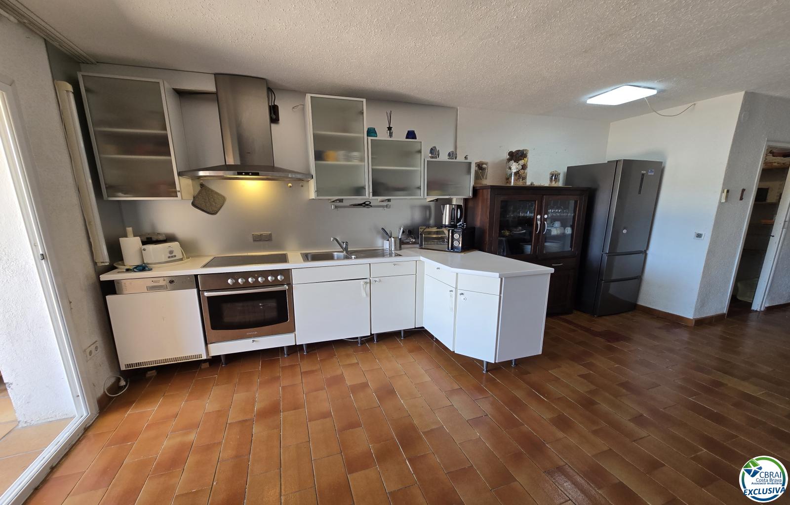 14x3.70 m Private Mooring Before the Bridges with Apartment & Parking - Salins - Ref. CBR6589 - photo 21