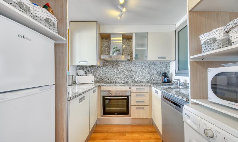 Charming apartment with sea views, just steps from the beach