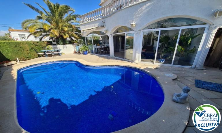 Maison avec piscine, proche port intérieur - Quartier Alberes