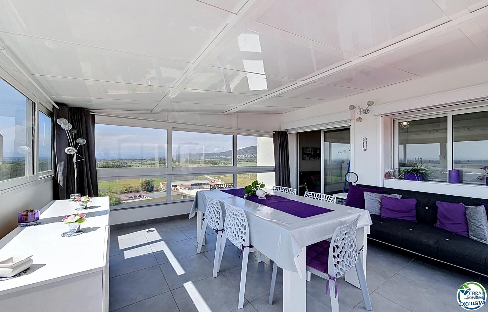 Large renovated studio with a 72 m² terrace, recent veranda, and panoramic views of the Bay of Roses in a residence with a pool and parking - El Cortijo - Ref. CBR6443 - photo 5
