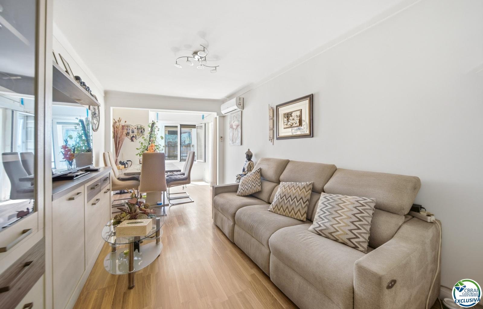 Apartment in the Heart of the Town Centre, Just 250 Metres from the Beach. - Ref. CBR6529 - photo 10