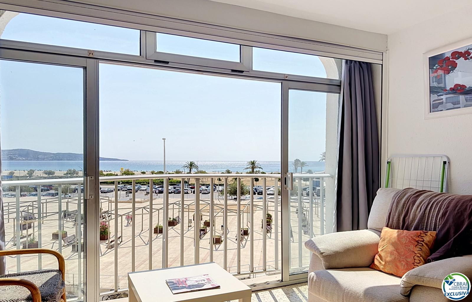 Apartment just steps from the beach with sea views in Empuriabrava - Muga - Ref. CBR6662