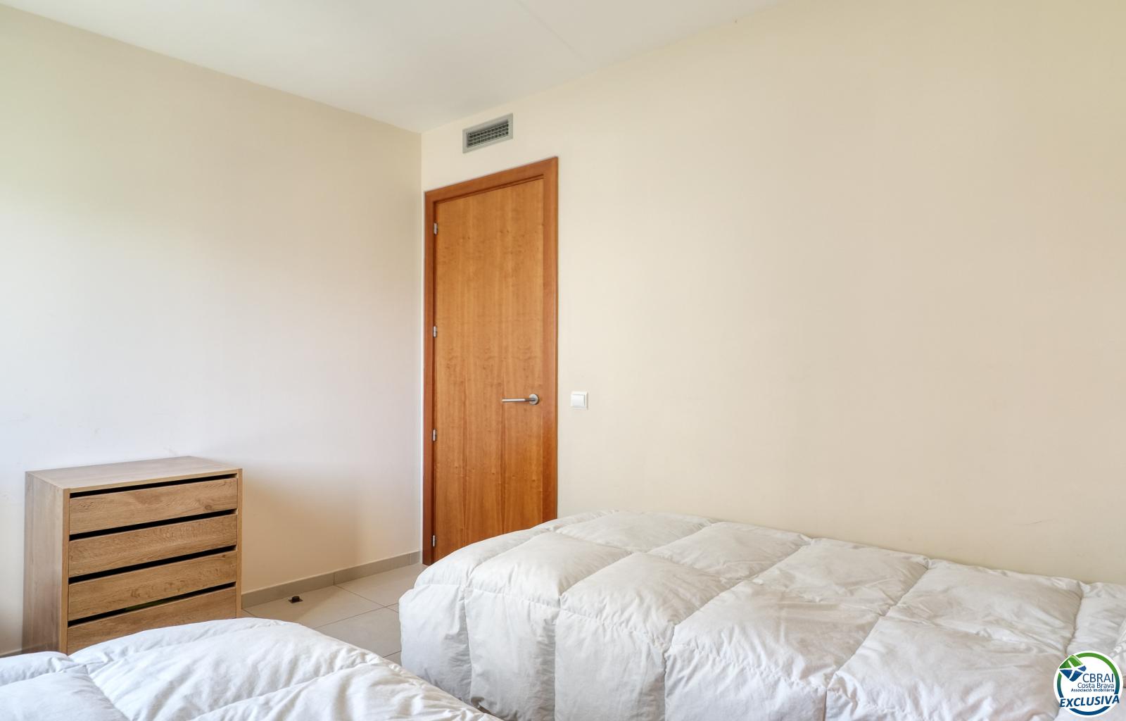 For sale: High-standard apartment in Roses 50 m from the sea - Salatà - Ref. CBR6685 - photo 17