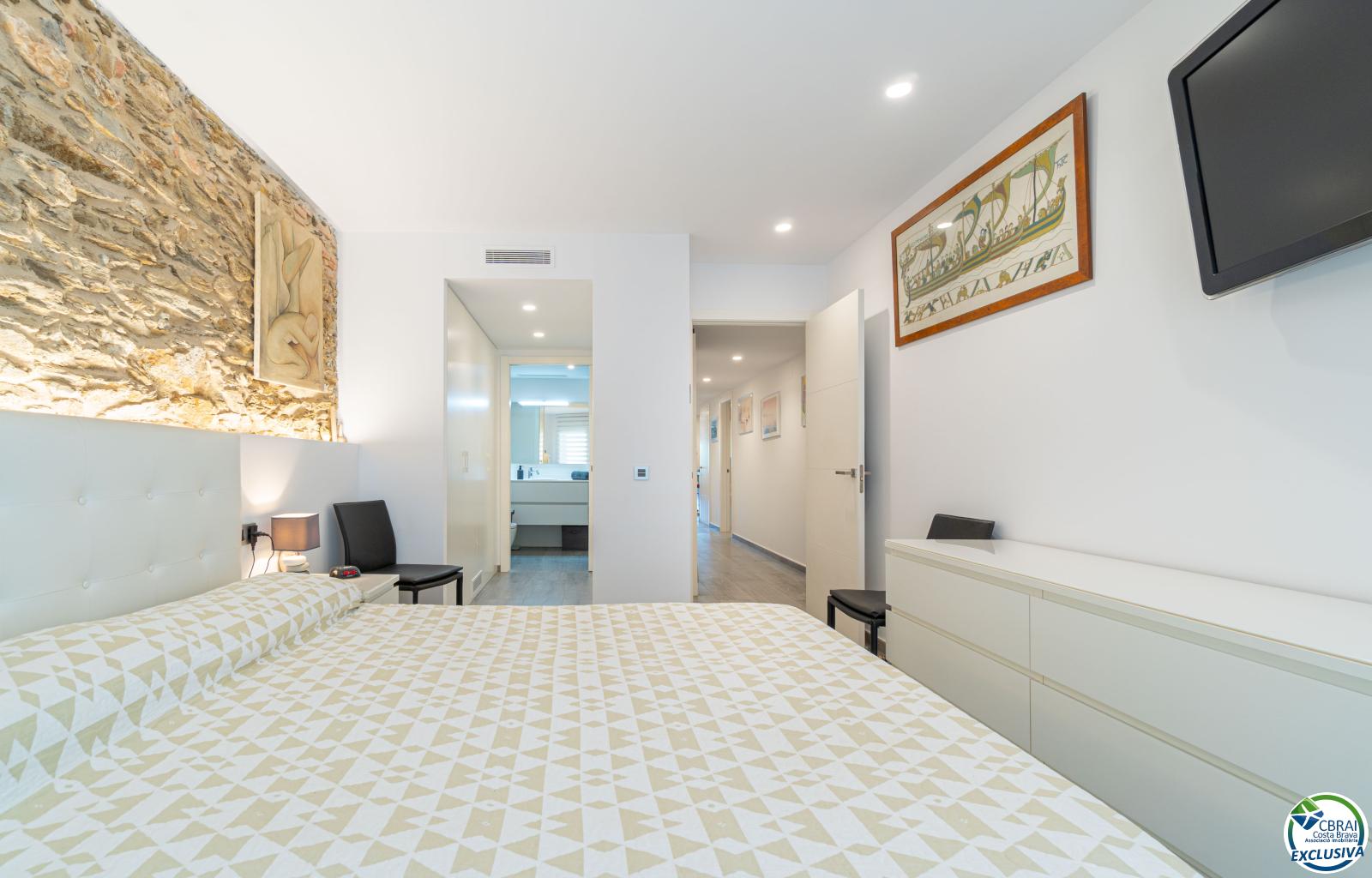 Magnificent Seafront Apartment - Centre - Ref. CBR5993 - photo 23