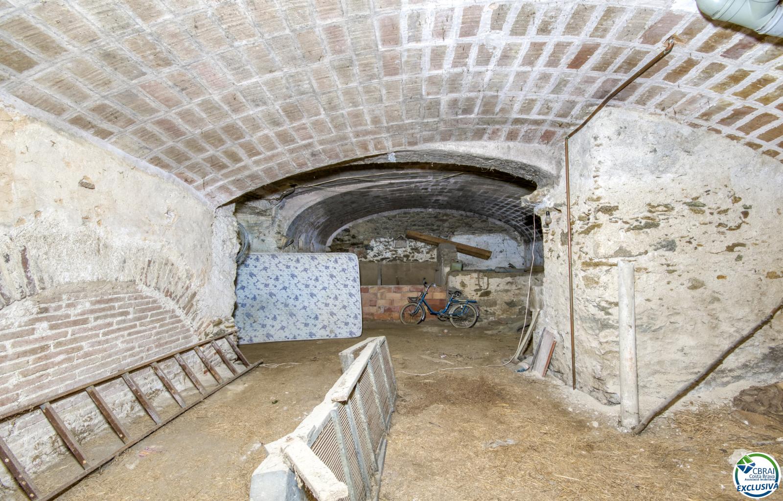 Authenticity and Potential: Village House with "Voltes Catalanes" in the Heart of Palau-saverdera - Centre - Ref. CBR6447 - photo 20