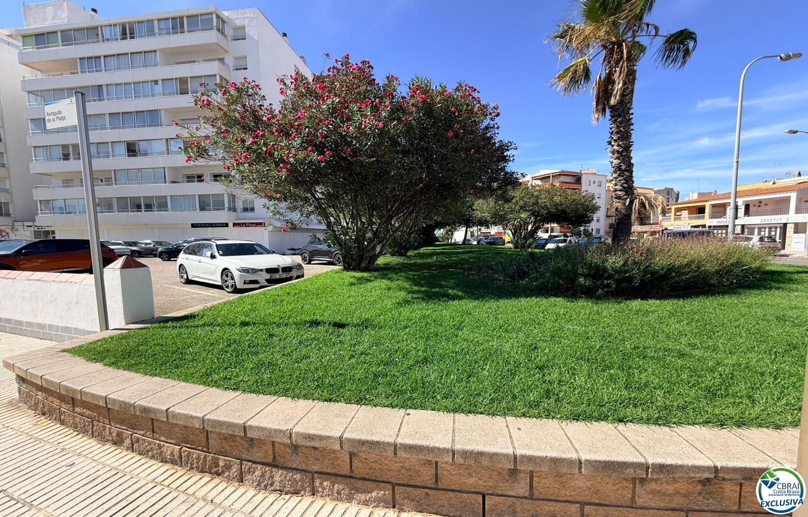 Seafront location, sea views, parking, swimming pools and gardens by the beach. - Santa Margarida - Ref. CBR6664 - photo 56