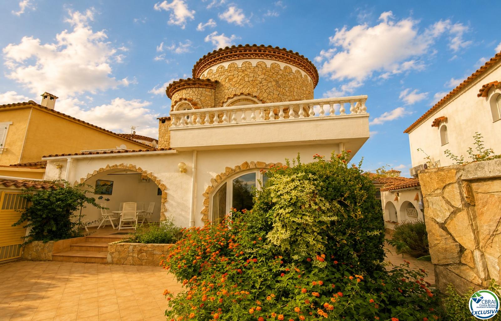 Villa de caractère, terrain de 500 m² et amarrage privé à Empuriabrava - Ebre - Ref. CBR6631 - photo 30