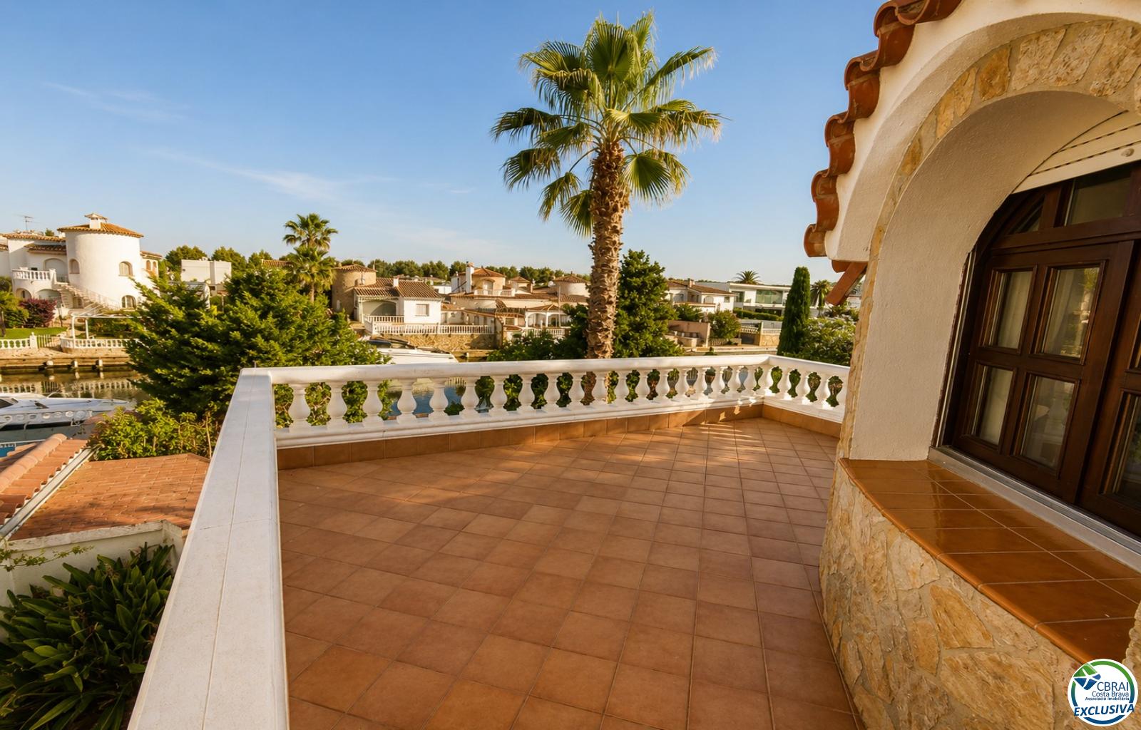 Villa de caractère, terrain de 500 m² et amarrage privé à Empuriabrava - Ebre - Ref. CBR6631 - photo 22
