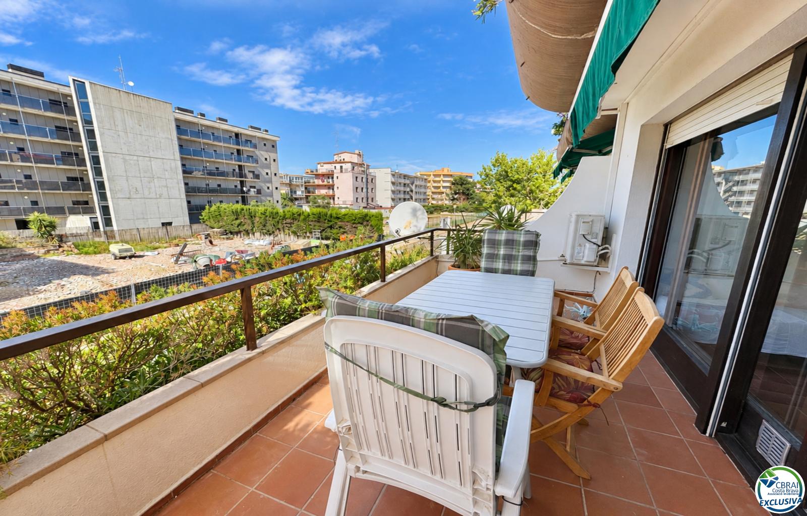 Spacious studio with terrace and tourist licence 80 metres from Santa Margarita beach - Roses - Santa Margarida - Ref. CBR6675 - photo 2