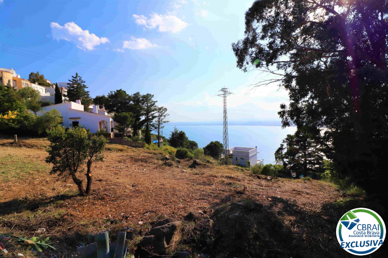 Terreno urbano de 1150m2 con vistas al mar