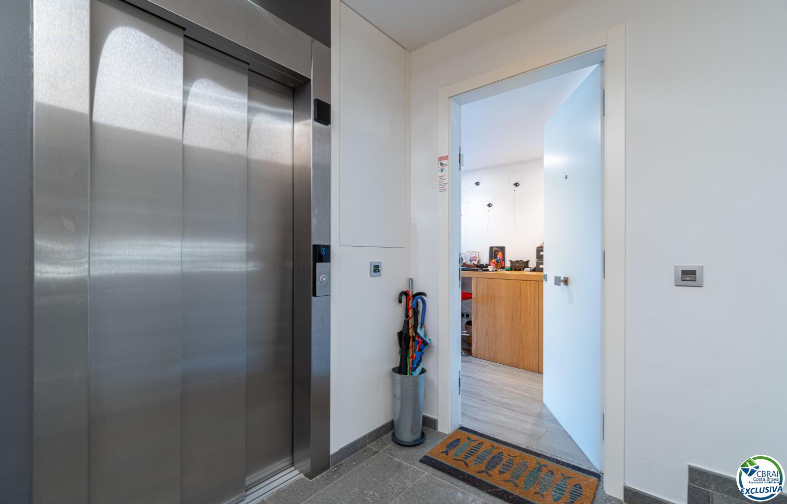 Magnificent Seafront Apartment - Centre - Ref. CBR5993 - photo 9