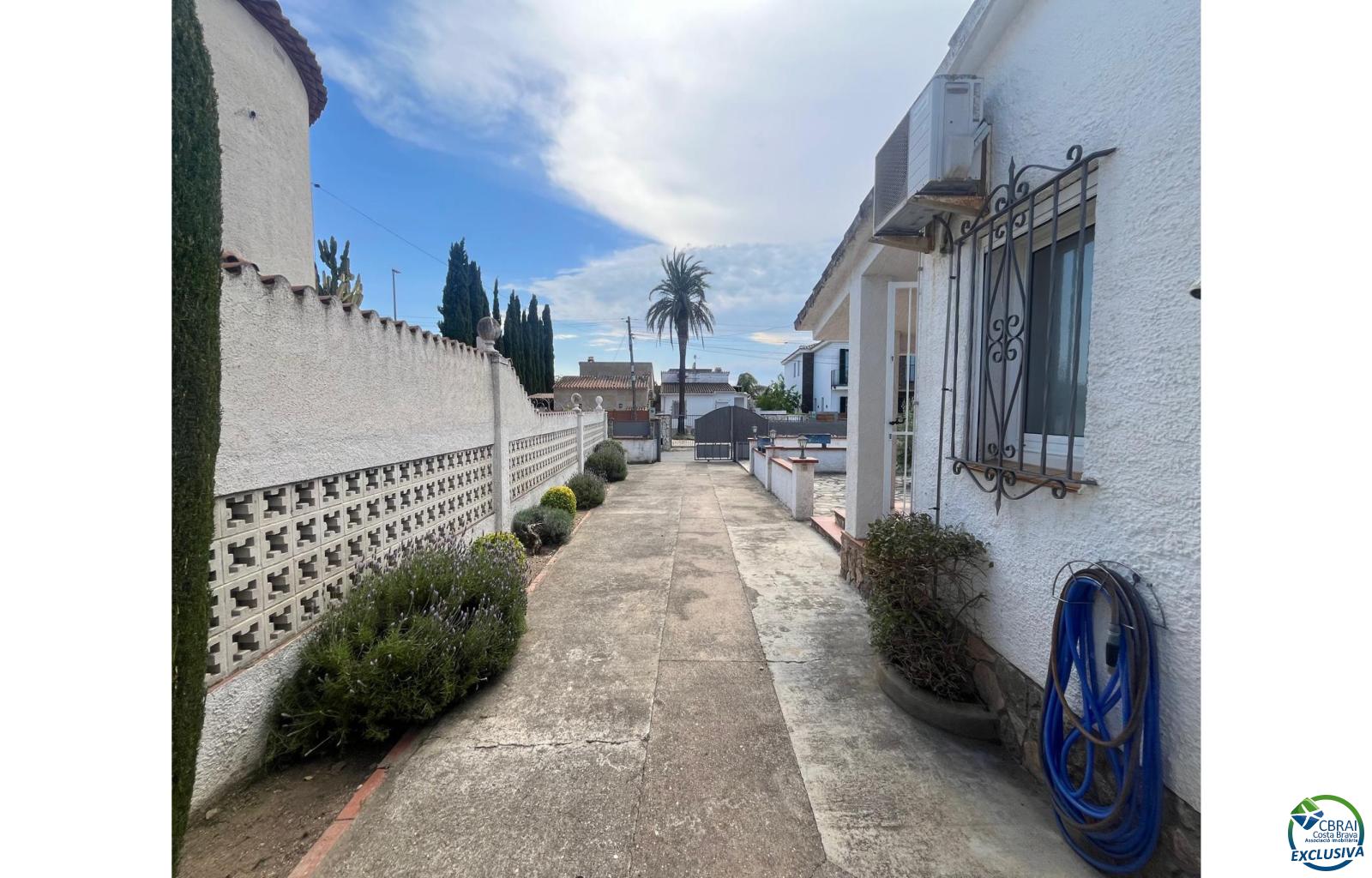 Ground-floor house to renovate in Peni, with garage, pool potential, and south-west orientation. - Ref. CBR6503 - photo 3