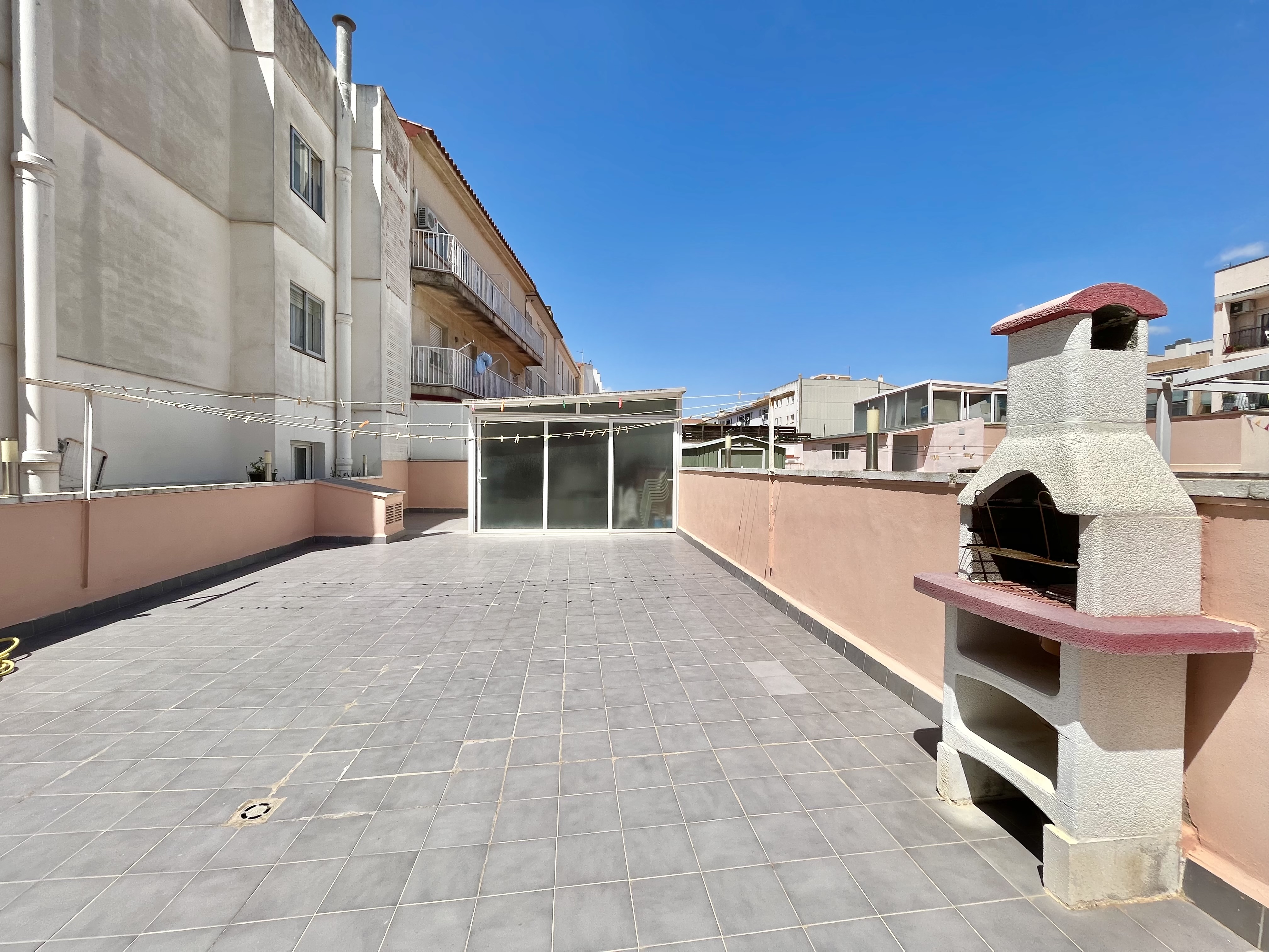 Apartment in the center of Rosas with a large private terrace