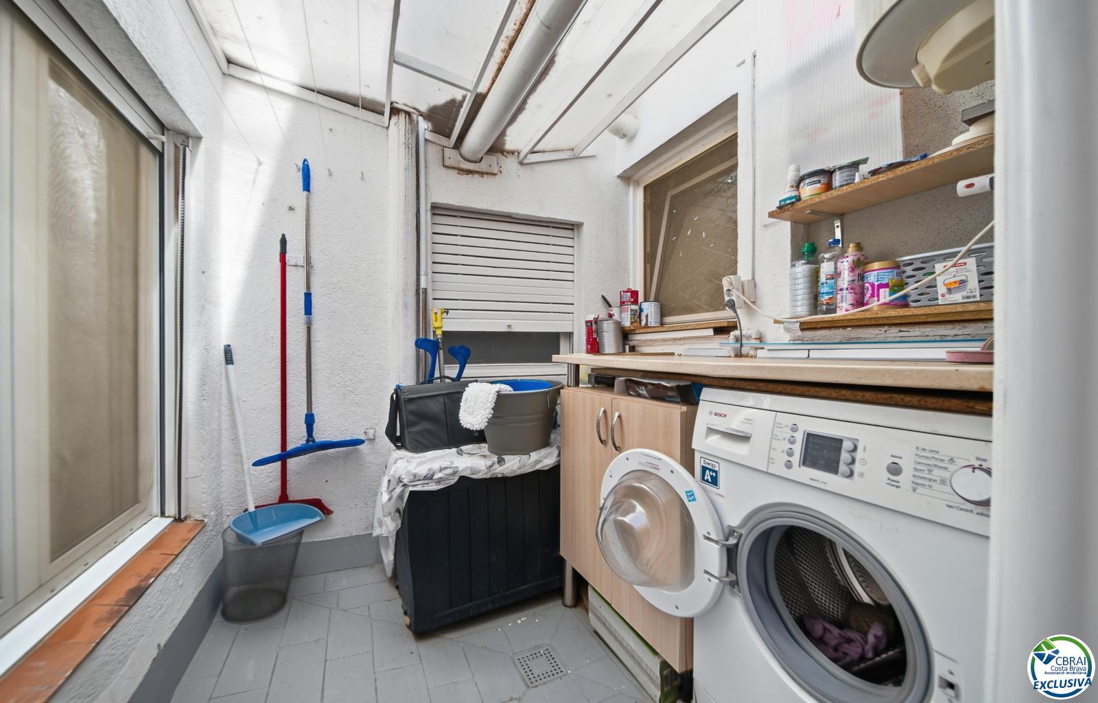 Apartment in the Heart of the Town Centre, Just 250 Metres from the Beach. - Ref. CBR6529 - photo 27