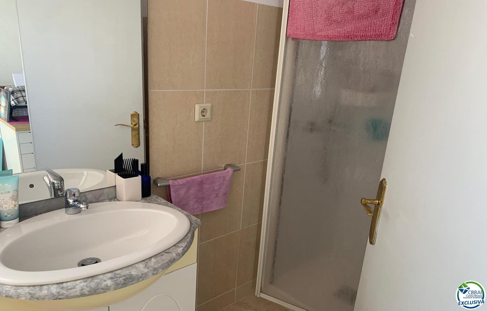 Beautiful 3 bedroom house with garden in Santa Margarita-Roses - Santa Margarida - Ref. CBR6417 - photo 31