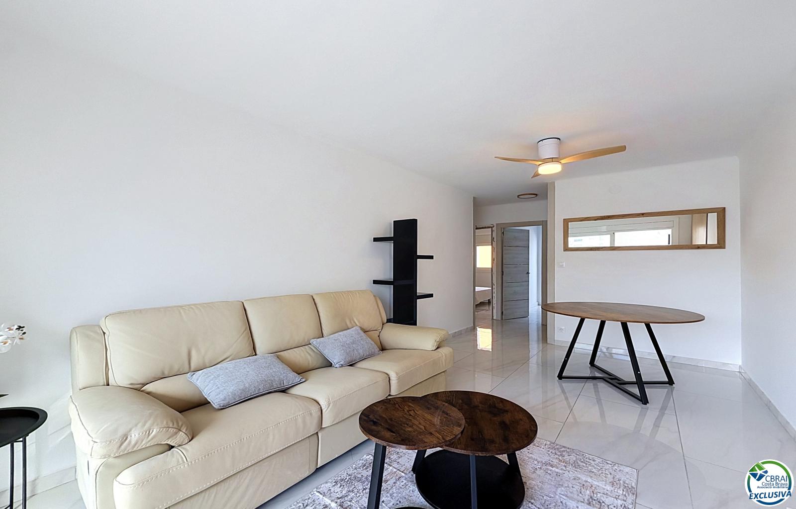 Appartement 2 chambres rénové avec terrasse à Santa Margarida, Rosas - Ref. CBR6684 - photo 8