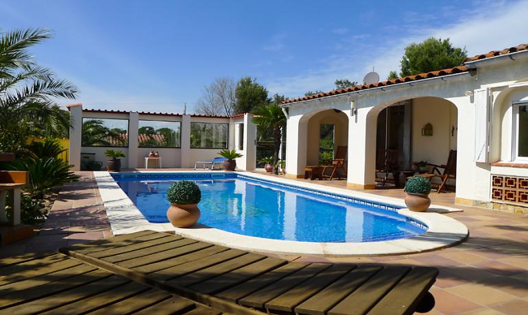 Sales House in Roses, Costa Brava