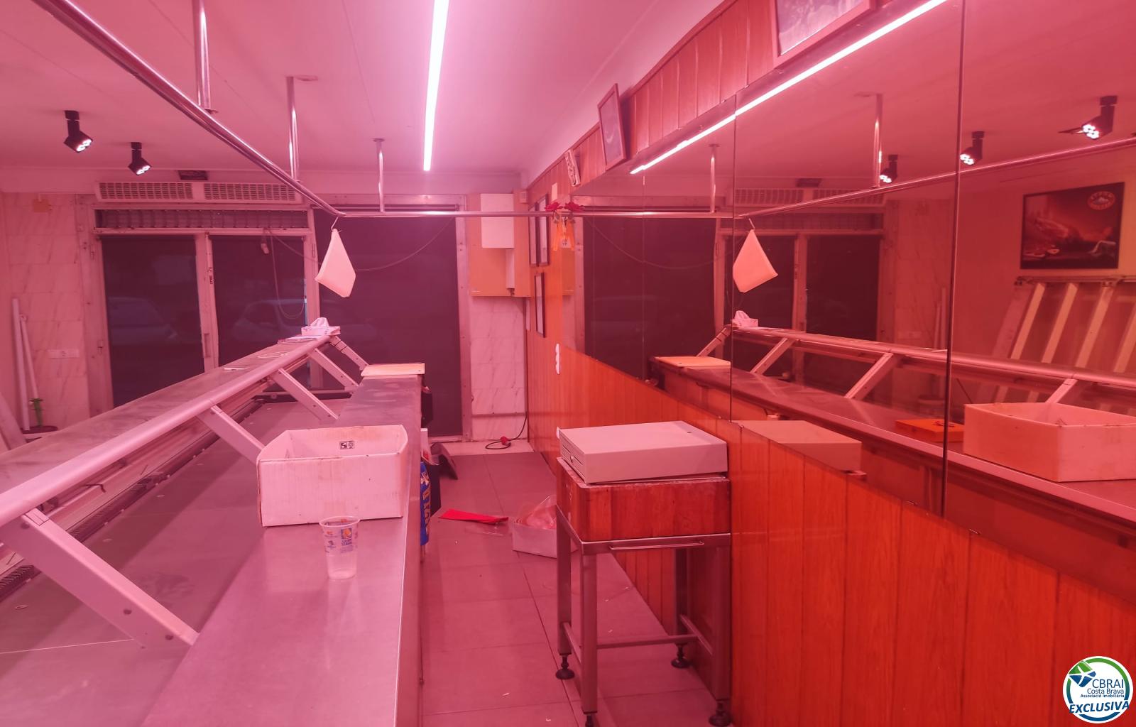For sale commercial premises, former butcher shop. - Puigmal - Ref. CBR6667 - photo 3